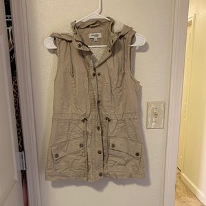 Cream Sleeveless Jacket